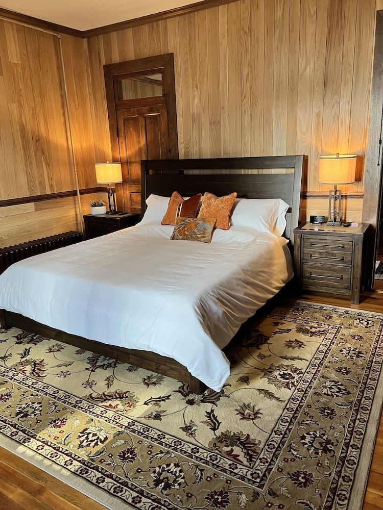 Monterey Inn 3