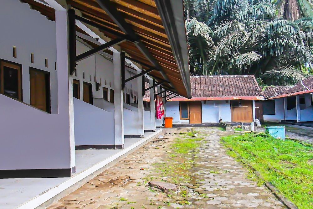 Hotel O Sukandi Homestay Near The Semeton Homestay 2