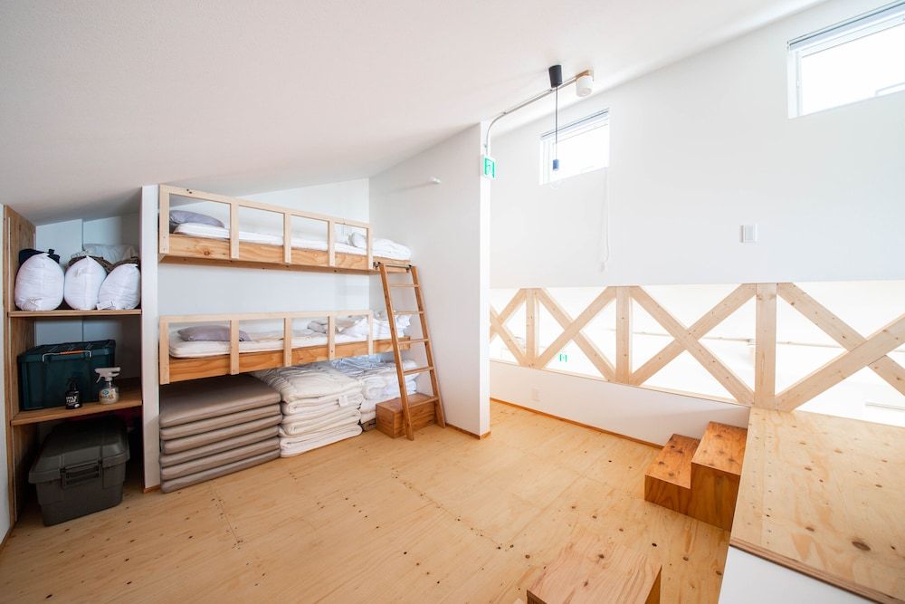 SUNNY SIDE HOUSE 2