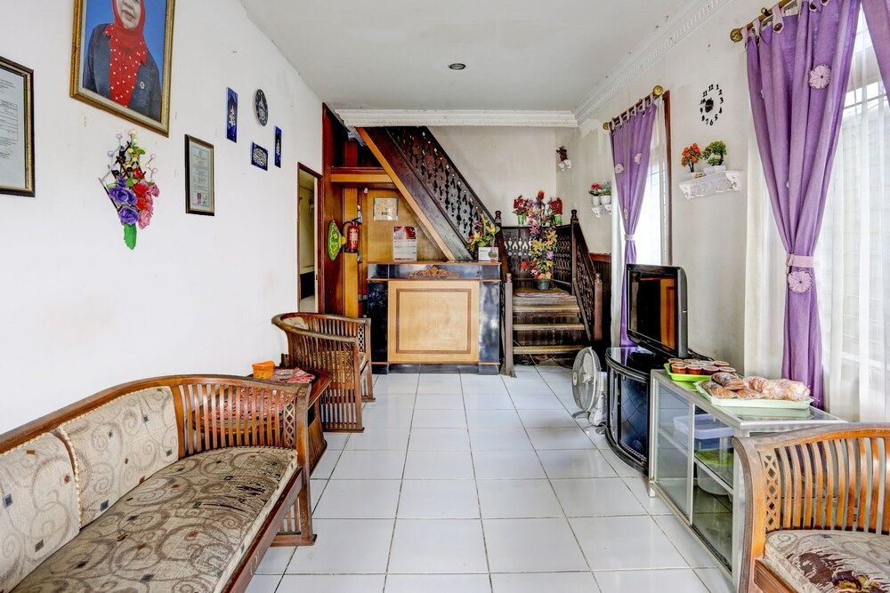 SPOT ON 92529 Penginapan Wisma Bintang Syariah Near MTs Al Ma'arif Kota Bangun 3