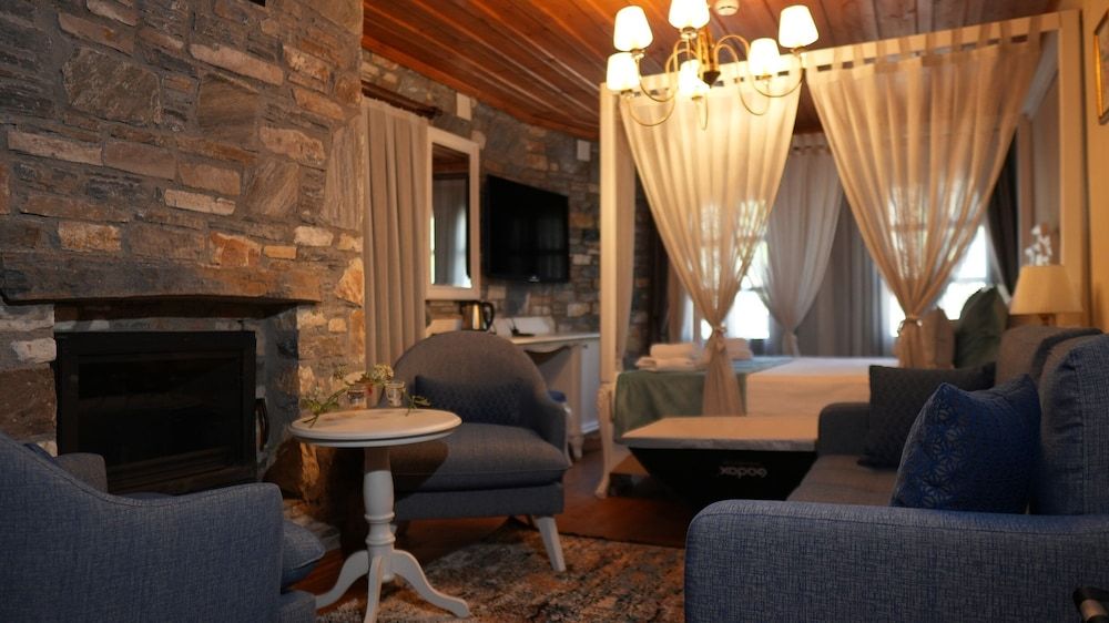 Domatia Stone Hotel 2