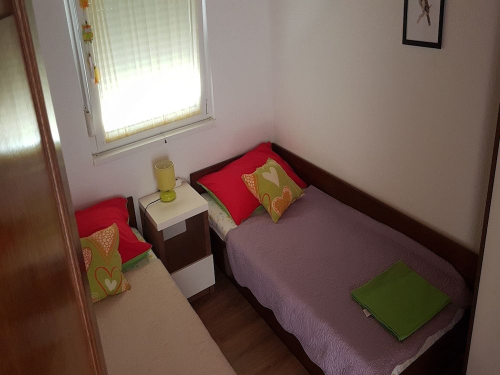 Apartments Snježana Carev 3 estrellas en Jezera