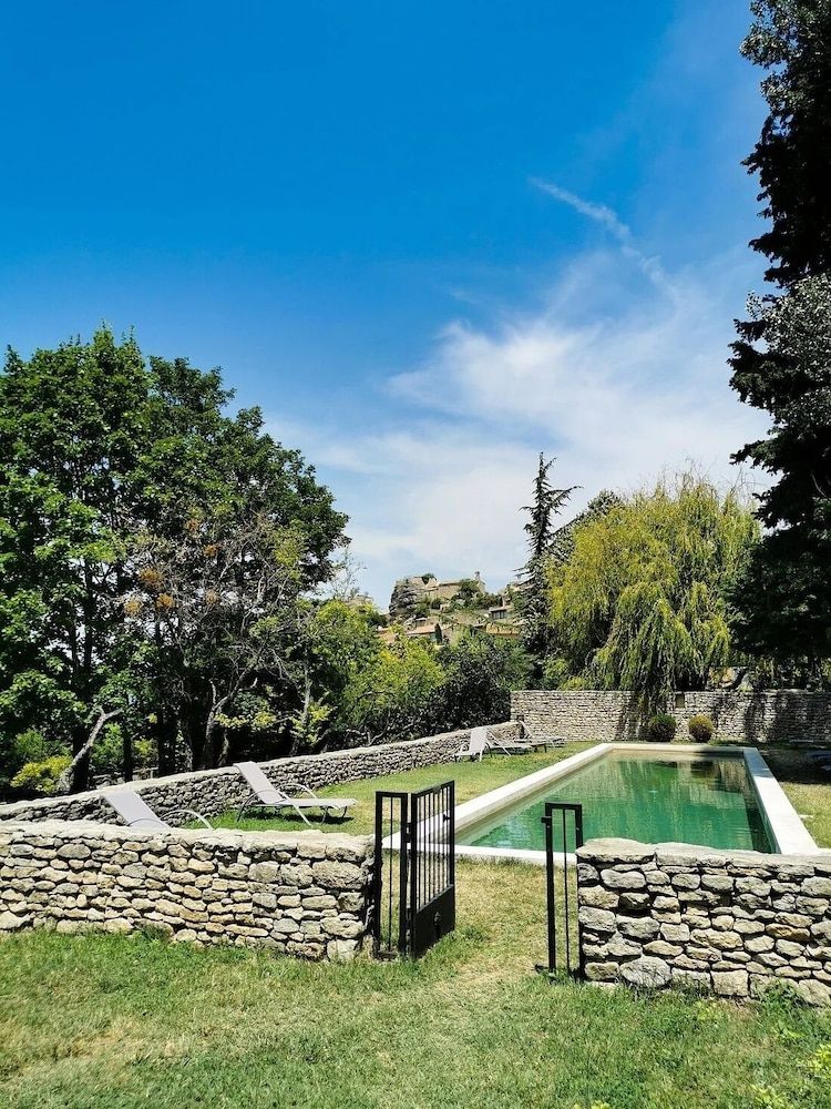 Auberge du Presbytère -1 estrelas em Saignon