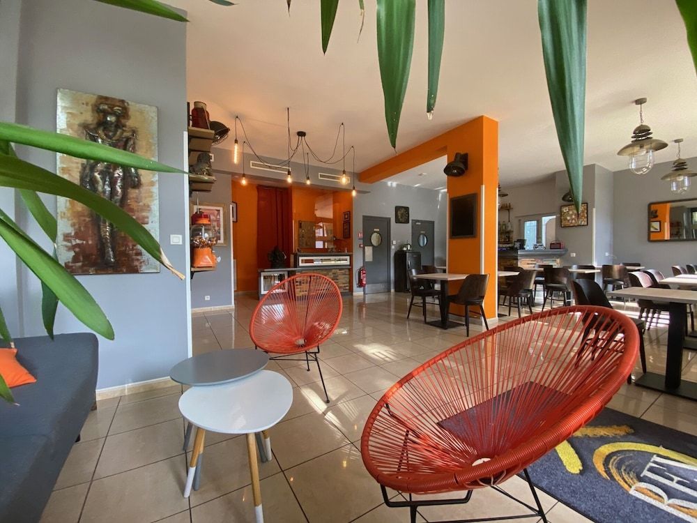 Rev Hotel 2 estrelas em Lamalou-les-Bains