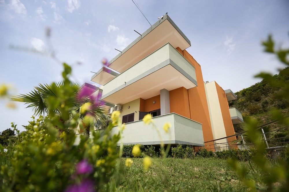 Hotel Jaho -1 estrellas en Kavajë