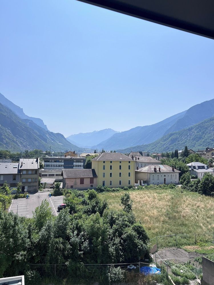 Nehô Suites St Jean de Maurienne -1 étoiles à Saint-Jean-de-Maurienne