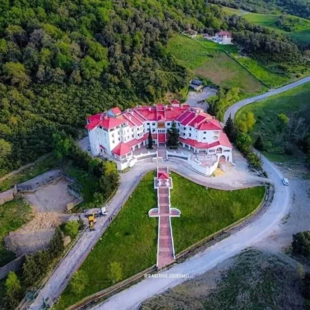 Hôtel La Forêt 4 estrellas en Ain Draham