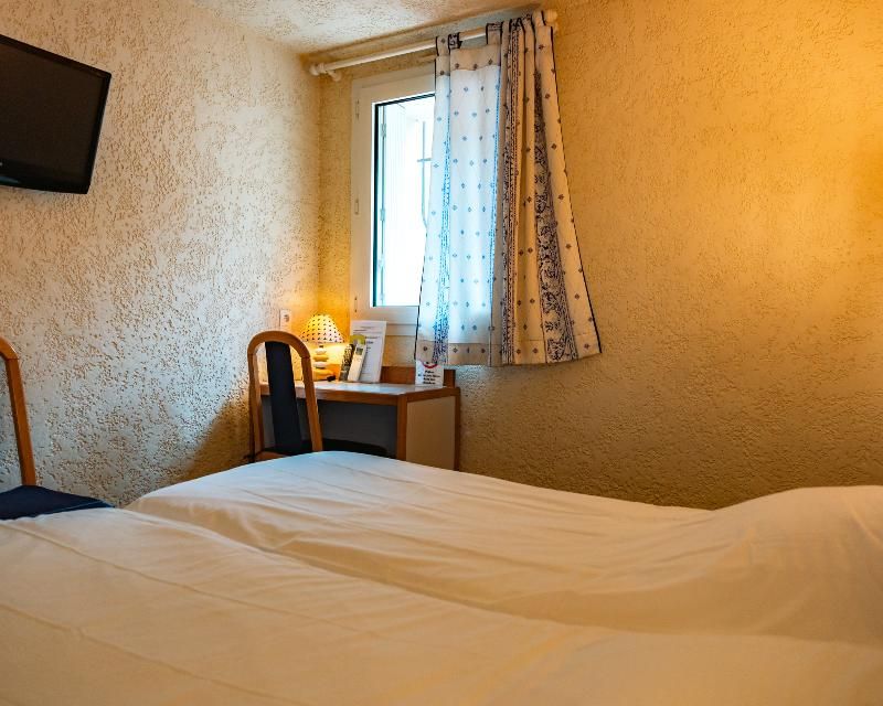 Logis Hôtel Héraclée 3 étoiles à Saint-Gilles