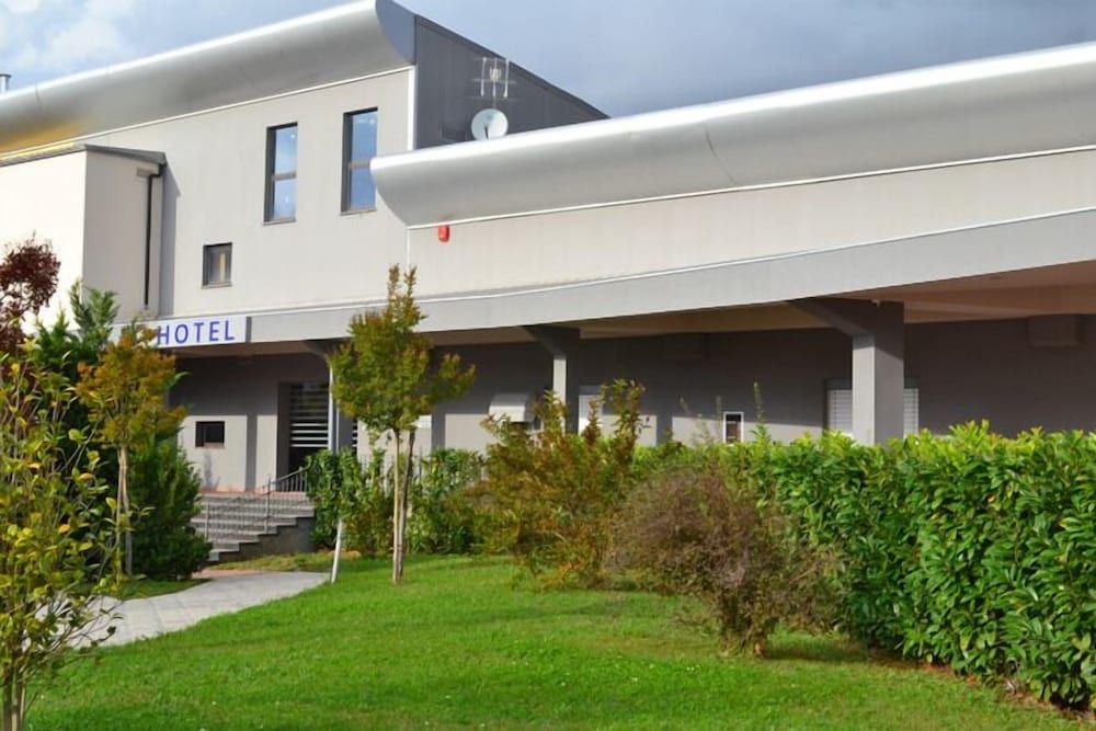 Family Hotel 4 estrellas en Polla