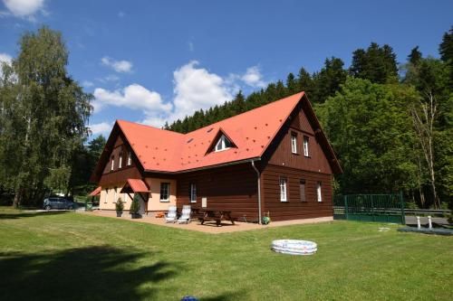 Apartments White - Hill 3 estrellas en Černý Důl