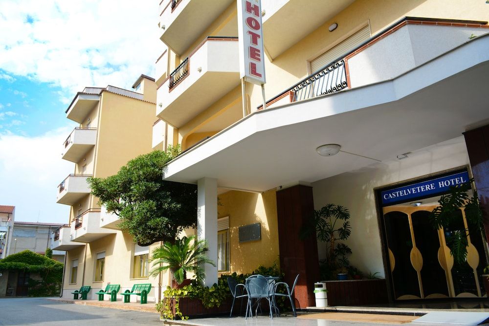 Castelvetere Hotel 3 estrellas en Caulonia