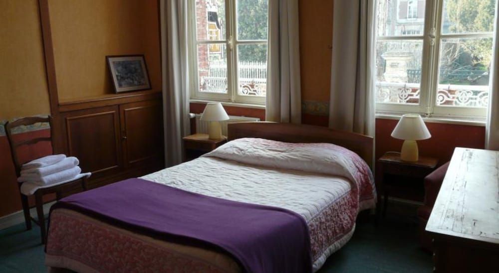 Hôtel Henri IV 2