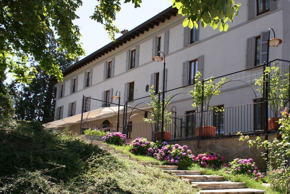 Villa Bregana 4 estrellas en Carnago