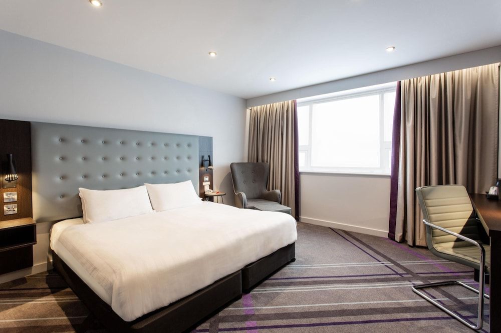 Premier Inn London Wimbledon - Broadway 2