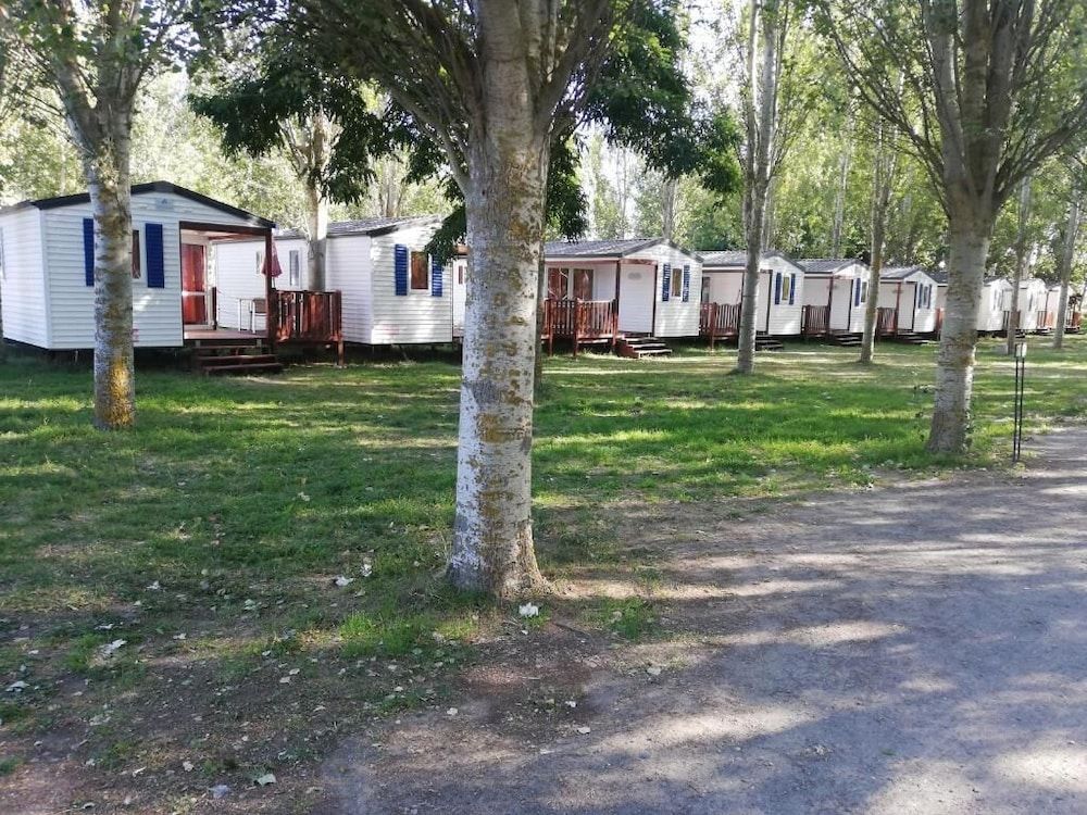 Camping El Tormes 2 estrellas en Alba de Tormes