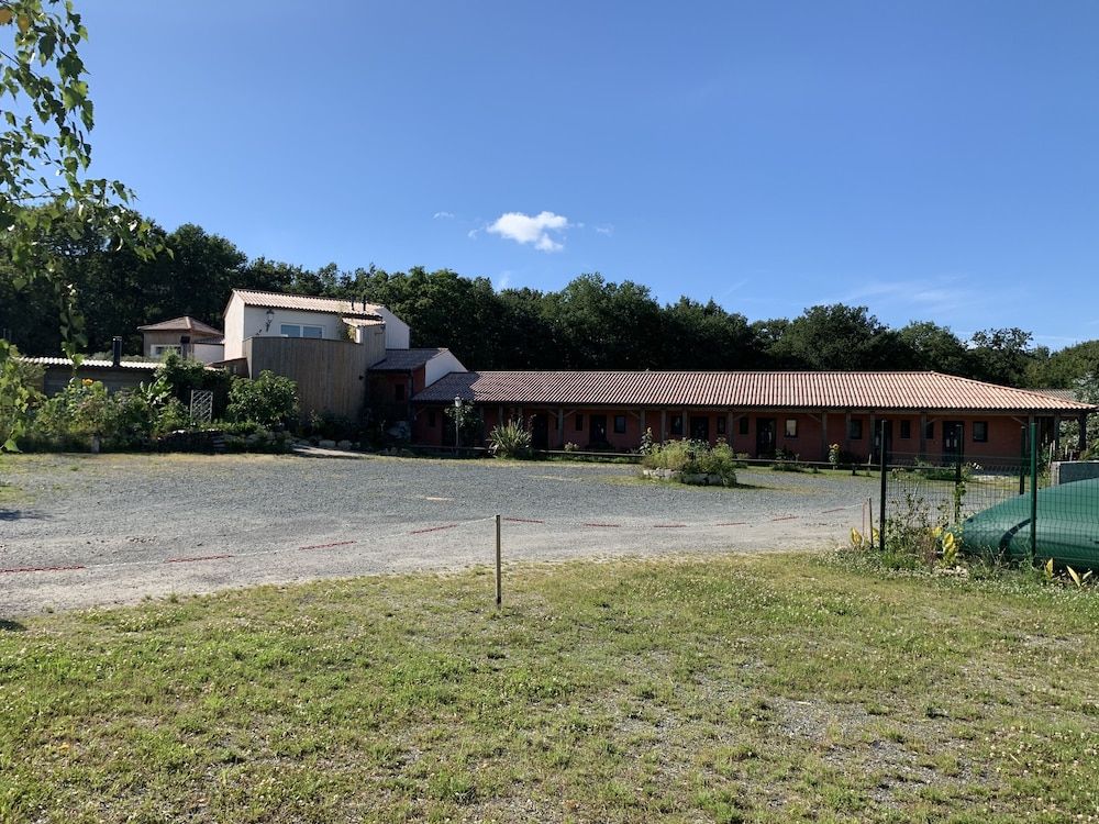 L'Hacienda Villa Verdé -1 estrellas en Breuillet