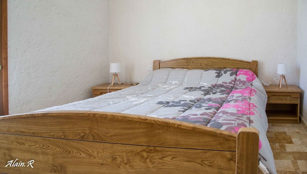 Paradise Chalets and Camping 3