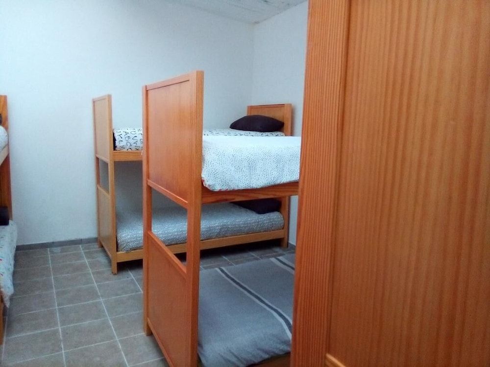 Escuela de Surf y Hostel Baldaio 2
