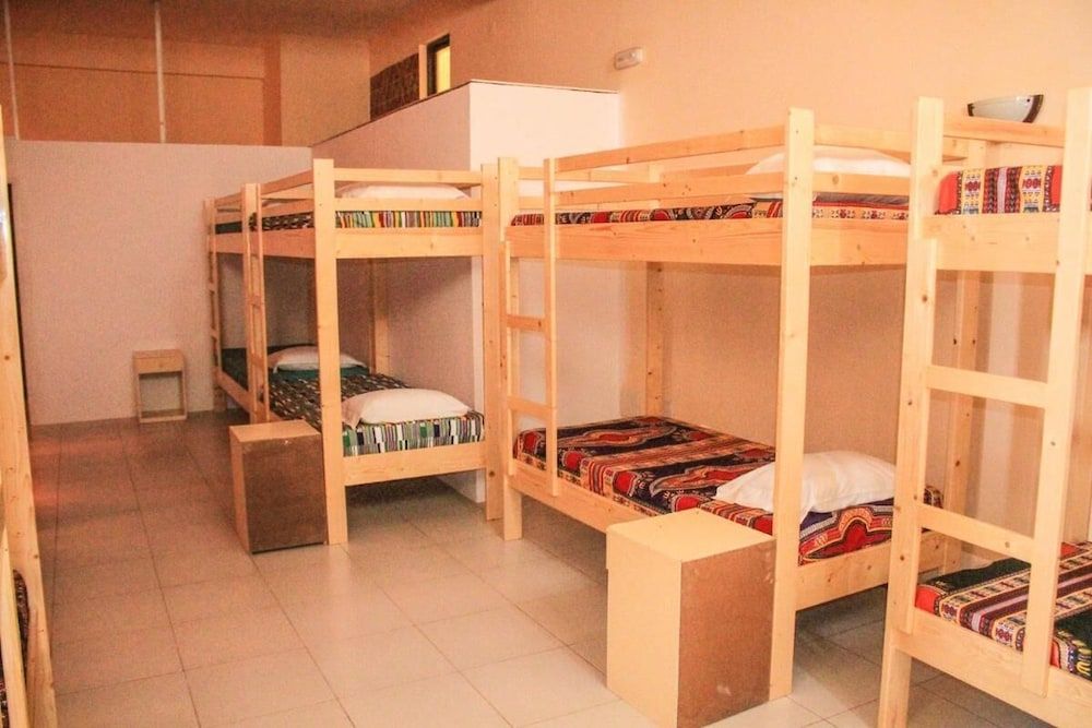 Room in Guest Room - Beautiful 1 Bed in Mixed Dormitory Room 1 - Ah Maio 2