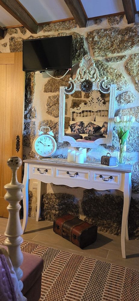 Rustic Retreat country house 3