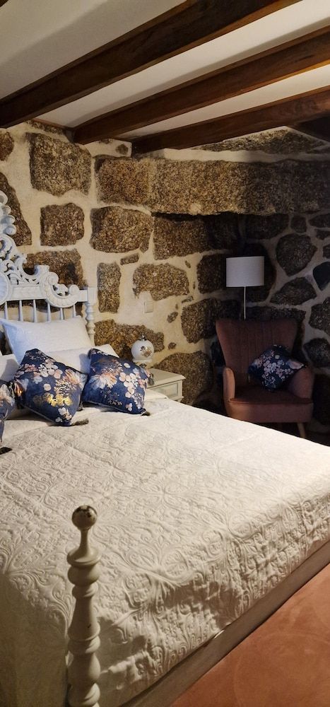 Rustic Retreat country house 2