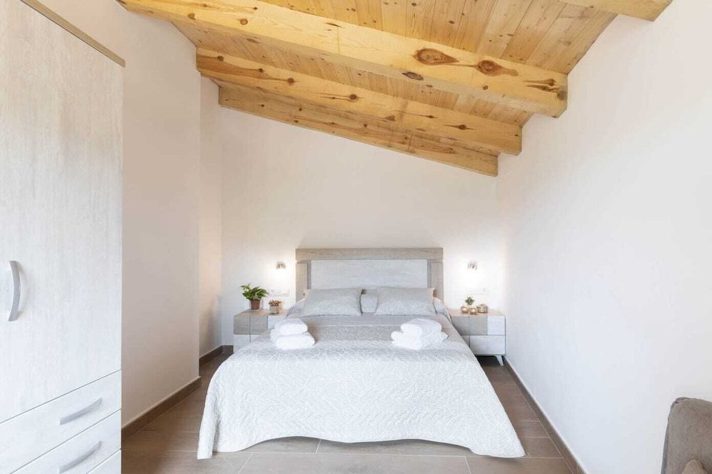 APARTAMENTOS EL MIRADOR 2 estrellas en Villarroya de los Pinares