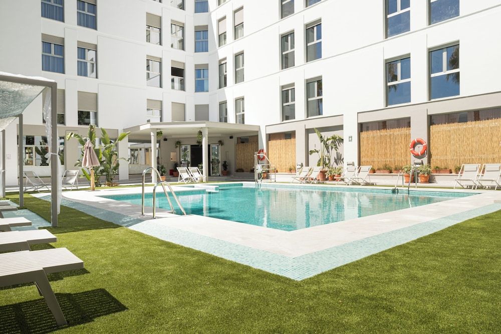LAN Suites 3 estrellas en Lepe