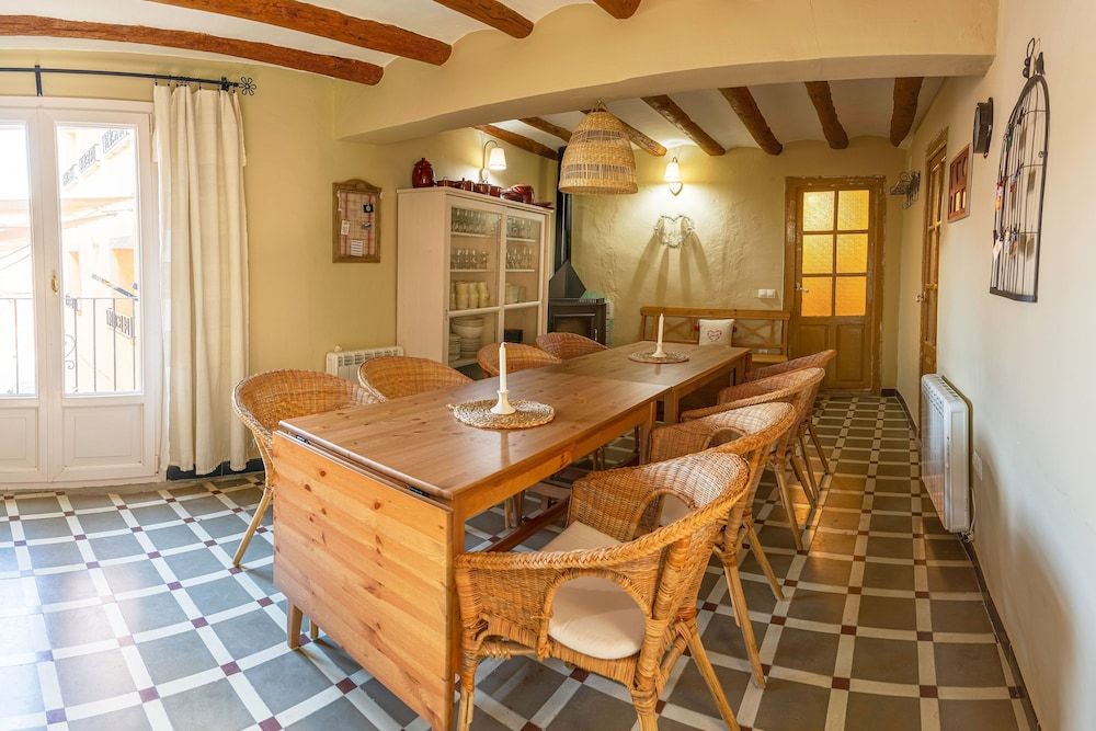 Experience the Rural Spain With Wine, Activities and More at Sidro & Co 2 estrellas en Secastilla