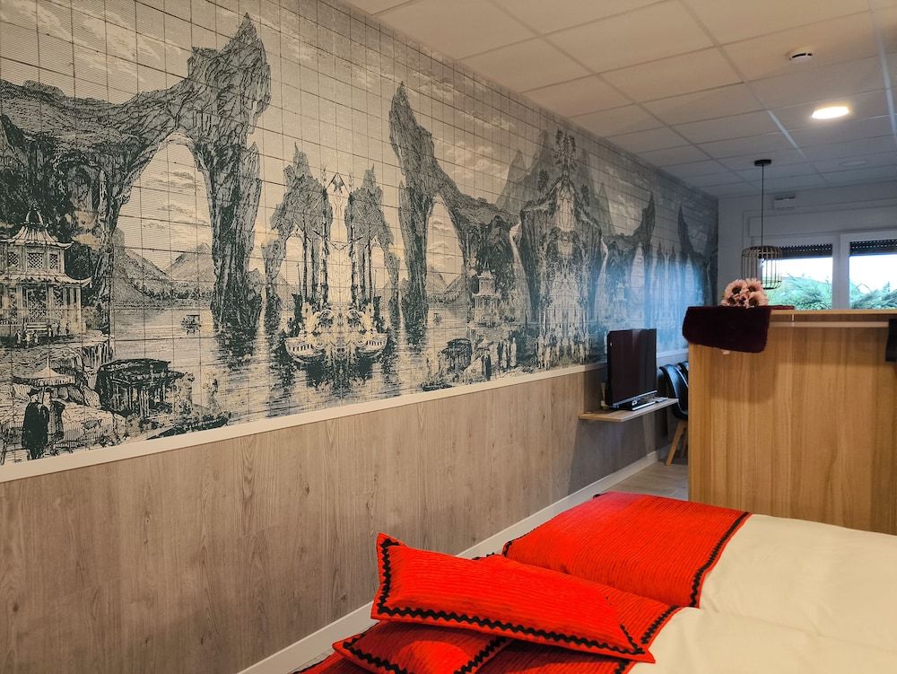 Luxury Singular Apartments Orange 3