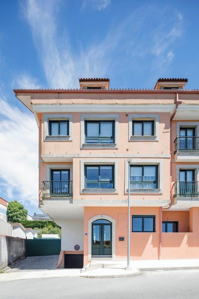 Luxury Singular Apartments Orange 2 estrellas en Teo