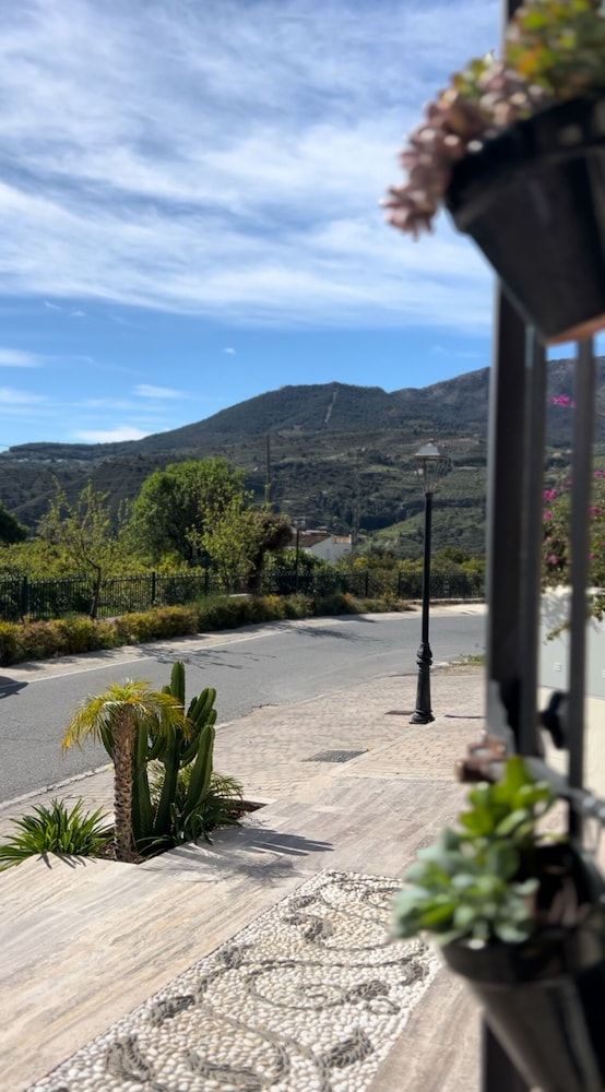 Elysium Restaurant & Boutique Hotel 3 estrellas en Melegis