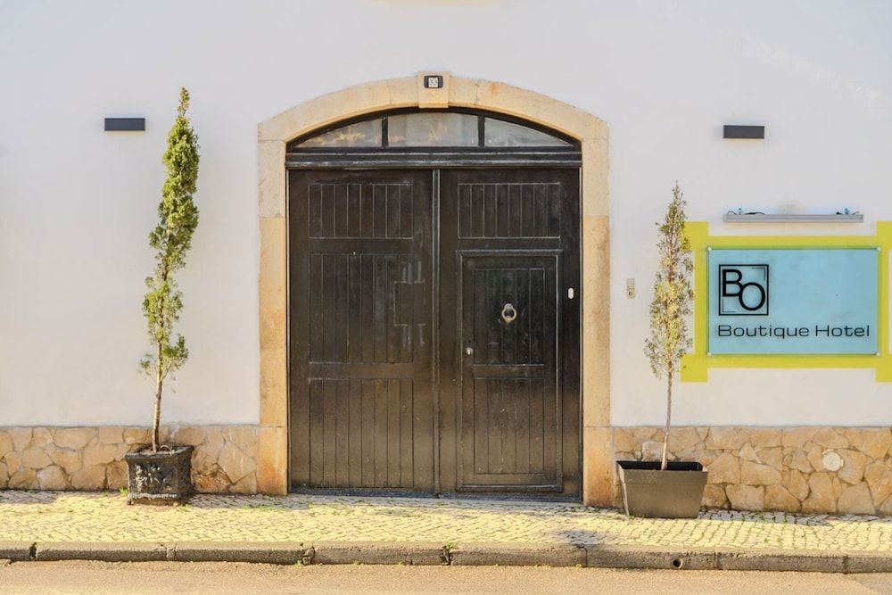 Bo Boutique Hotel & Hairshop 3 estrellas en Estômbar