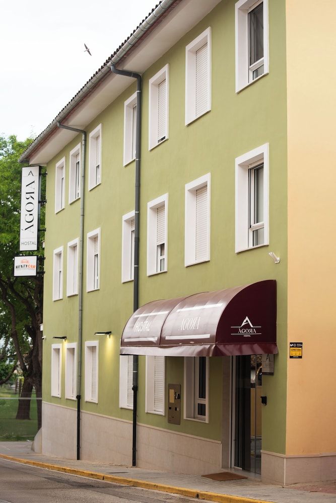 Hostal Ágora 2 estrellas en Novelé