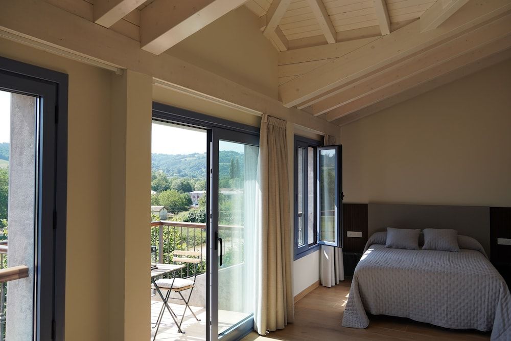 VILLAGRADO Suites AT3LLaves 2 estrellas en Sama