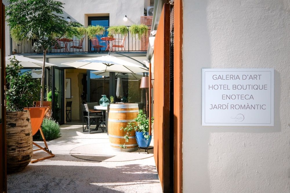 Hotel Boutique CaLagneta - Art i vi 3 estrellas en Cervera