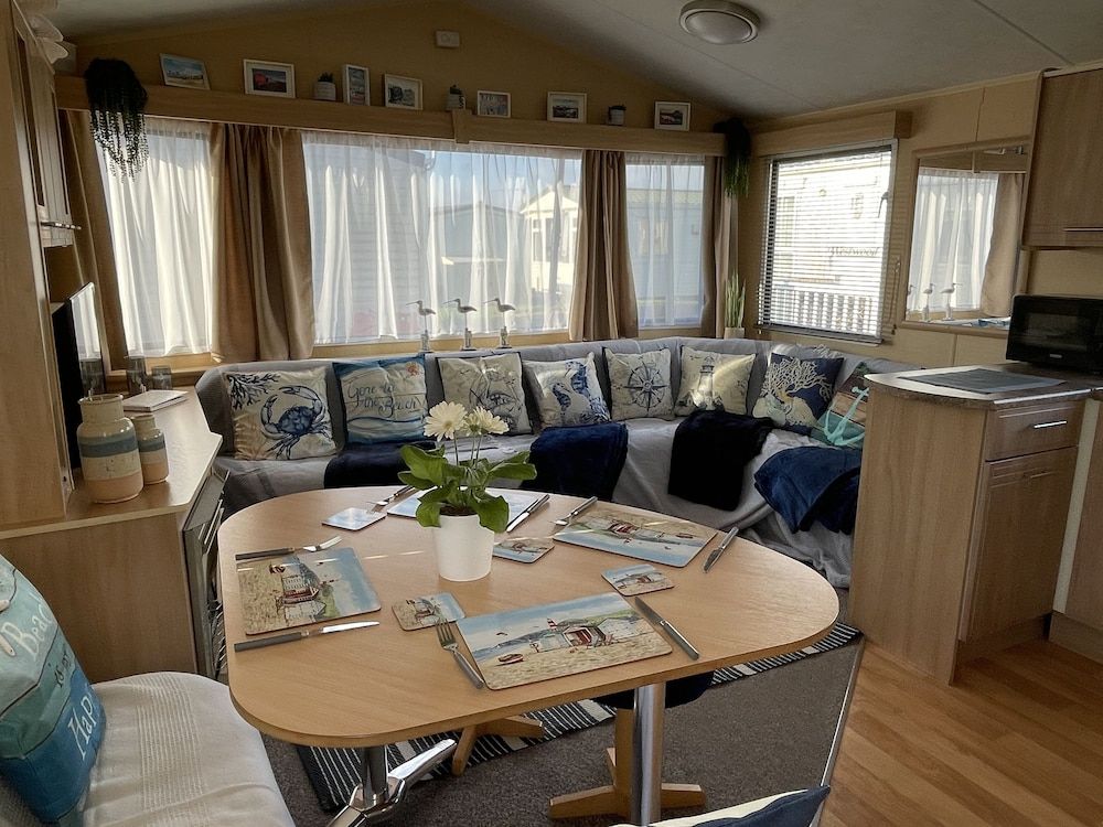 Escape Rio1 Caravan Seasalter Beach Outdoor Pool -1 estrellas en Whitstable
