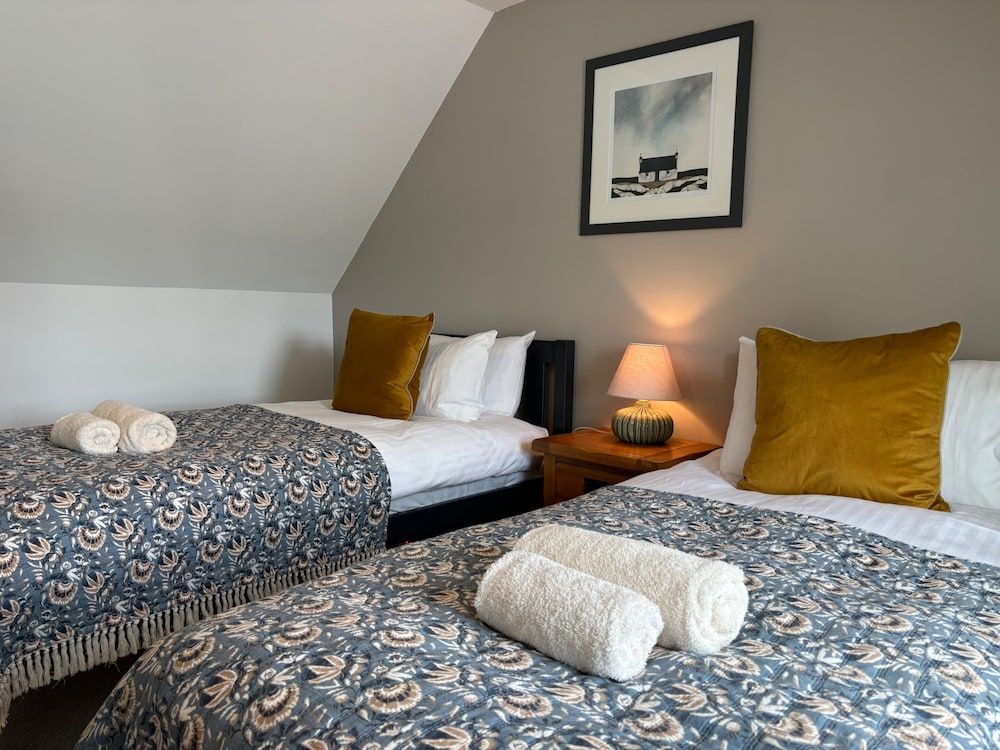 1 Keepers Cottage, Skeabost Bridge, Isle Of Skye 3