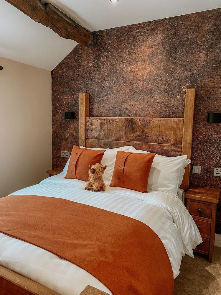 Bulls Head - Holymoorside 3