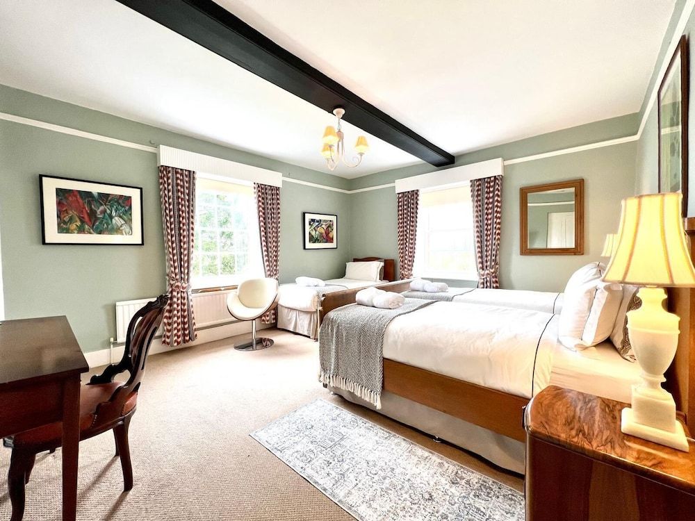 Colthrop Manor 3