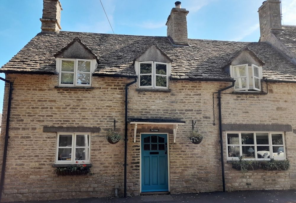 Cotswold Cottage Bed & Breakfast -1 estrelas em Luckington