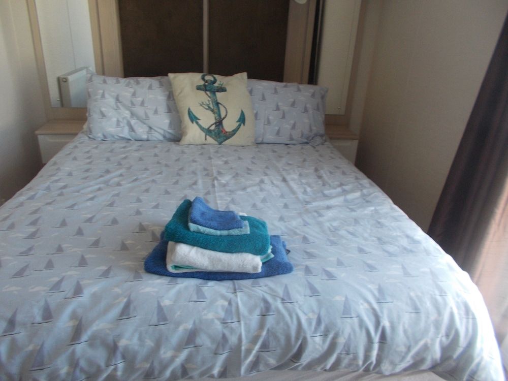 3 Bed Caravan - Sleeps 8 - Wifi - Parking 3
