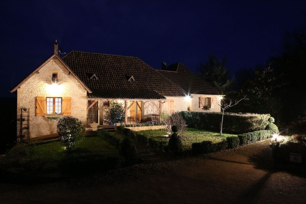 Chambres d'Hotes Larnaudie -1 étoiles à Saint-Amand-de-Coly