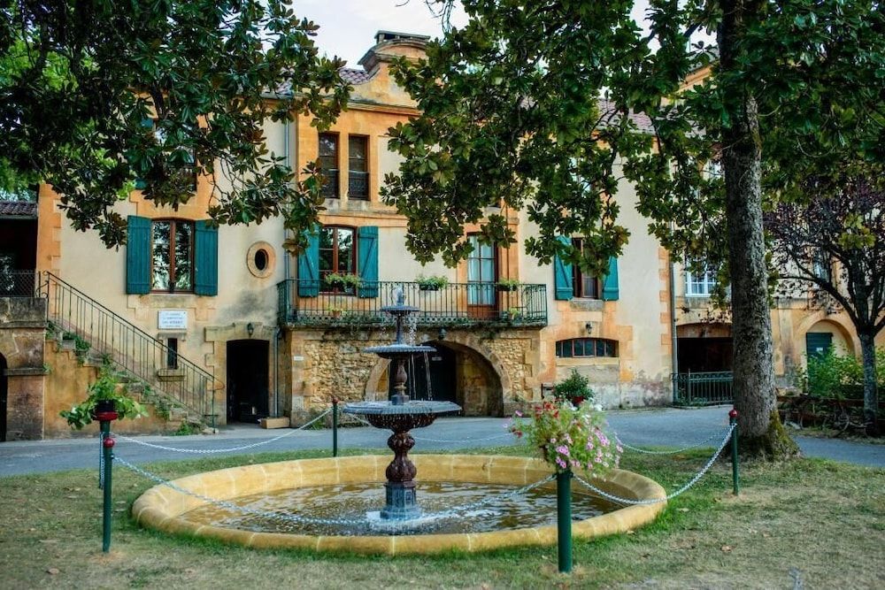 Camping RCN le Moulin de la Pique 5 estrelas em Belvès