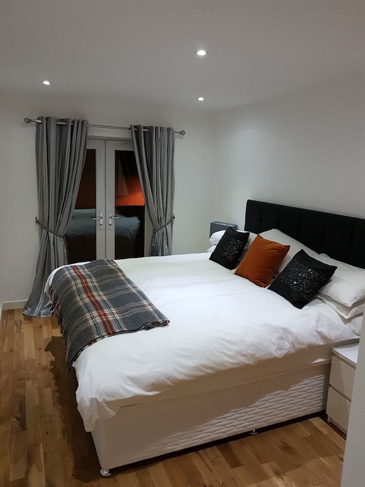 Langley Cottage 2