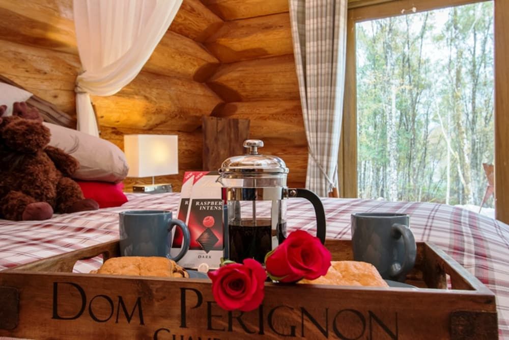 Caledonian Cabin 2