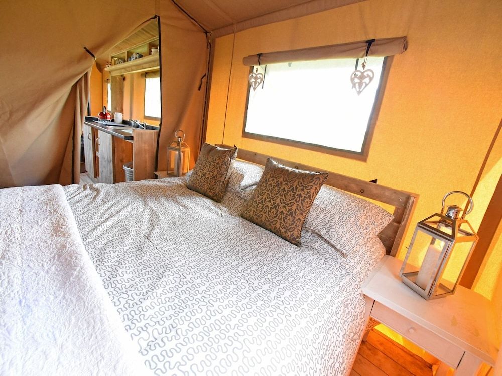 Carr's Hill Luxury Safari Tents 3