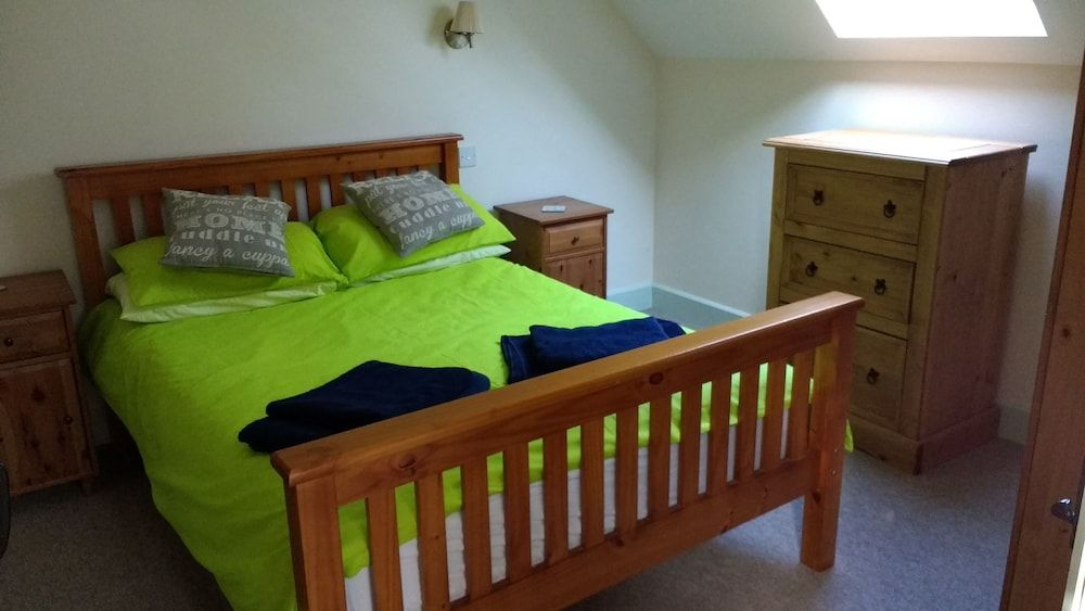 Honey Cottage 3