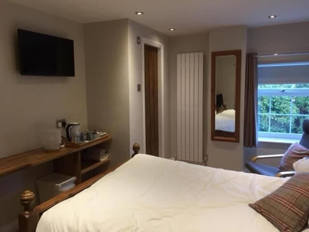 Maypole Farm Guest House 2