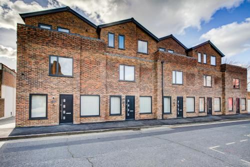 Hybrid Resi - Uxbridge, On-site CAR or VAN parking, near London Heathrow Airport 4 estrellas en Uxbridge