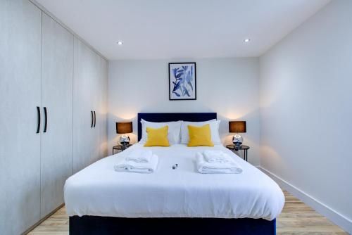Hybrid Resi - Uxbridge, On-site CAR or VAN parking, near London Heathrow Airport 3